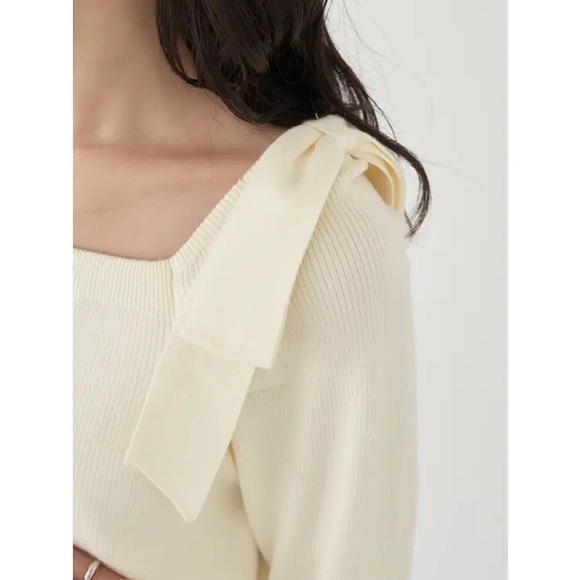 Cream Ribbon Shoulder Square Neck Sweater - Picture 4 of 11